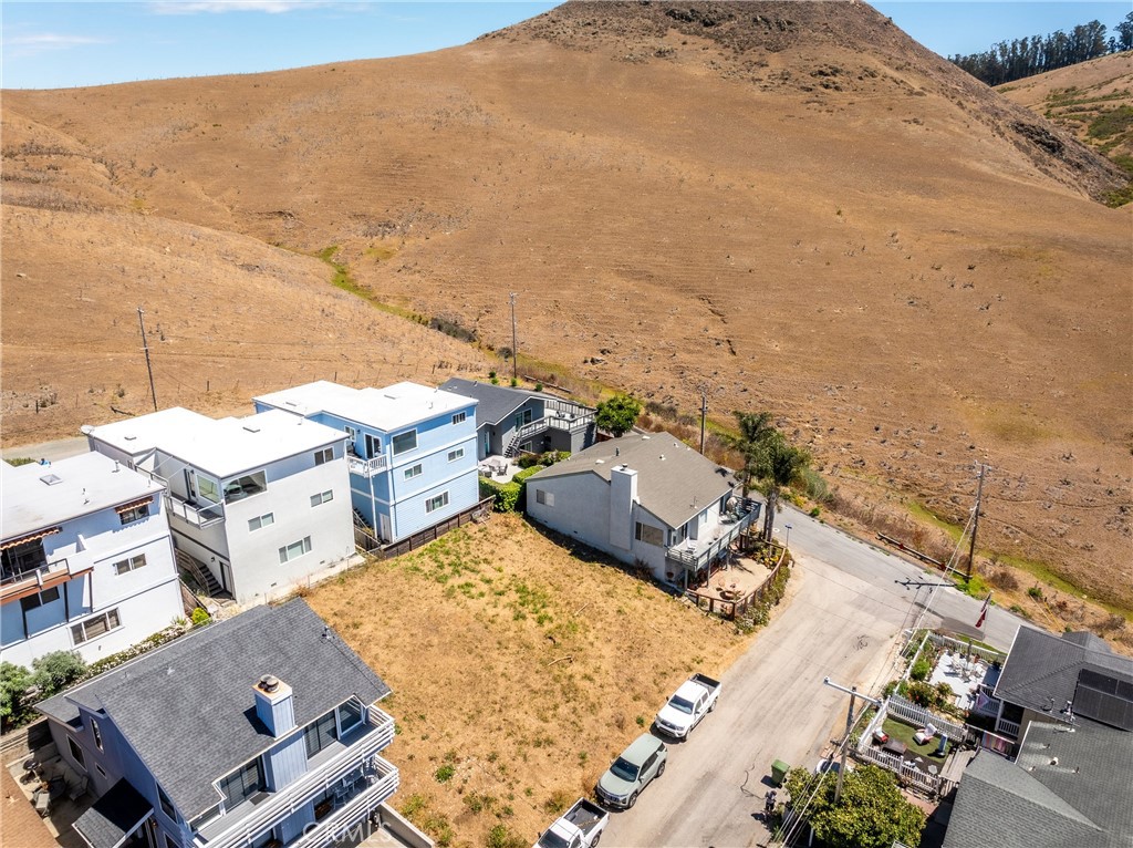 main property photo 9
