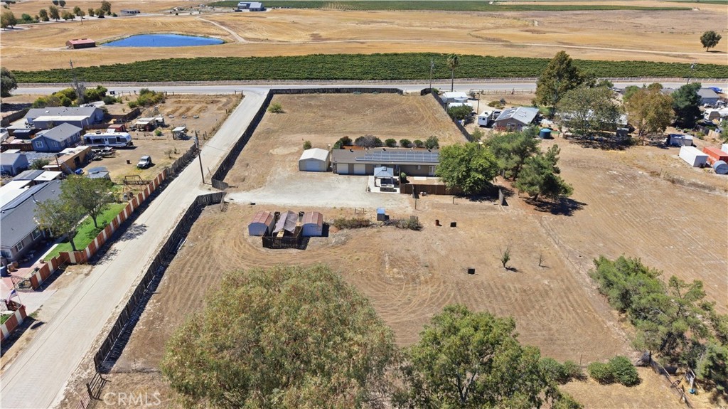 main property photo 30