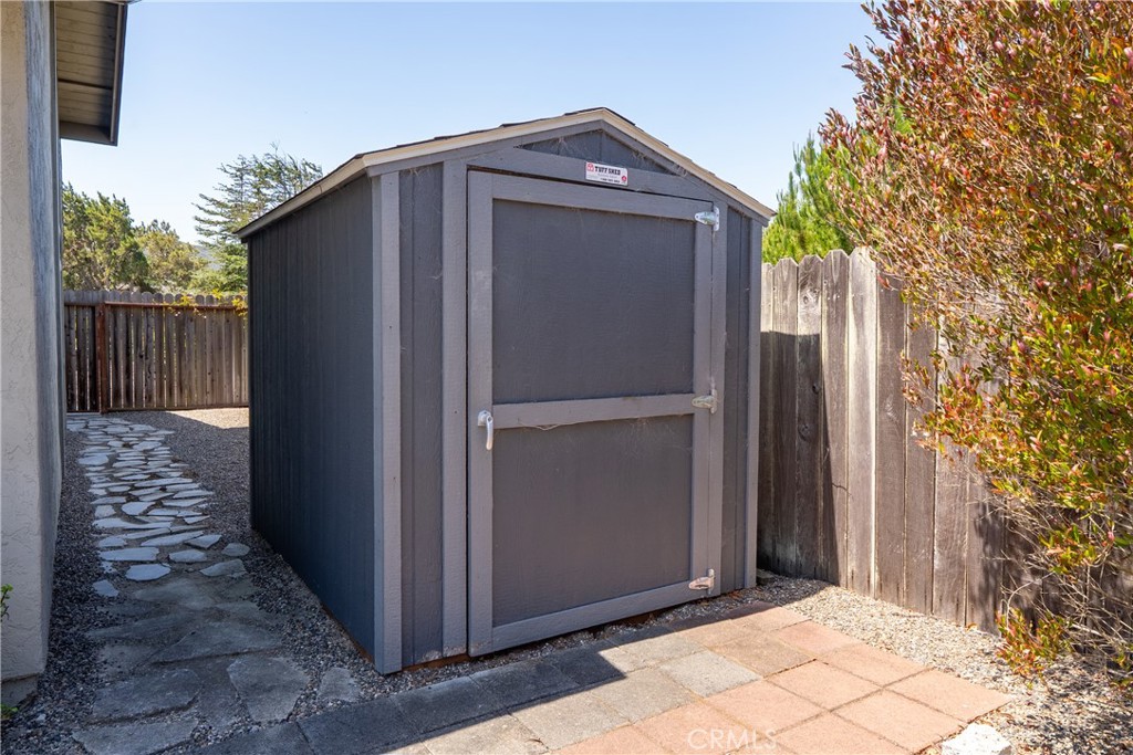main property photo 30