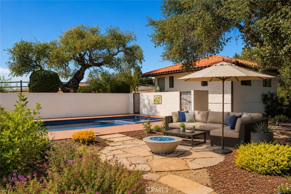 main property photo 40