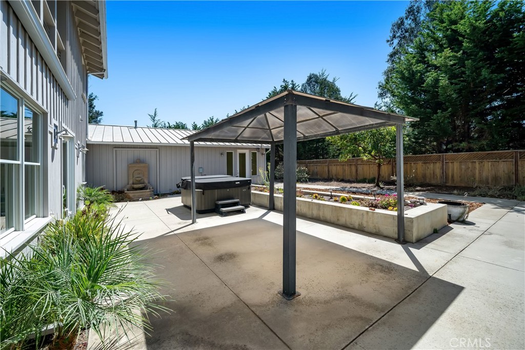 main property photo 19