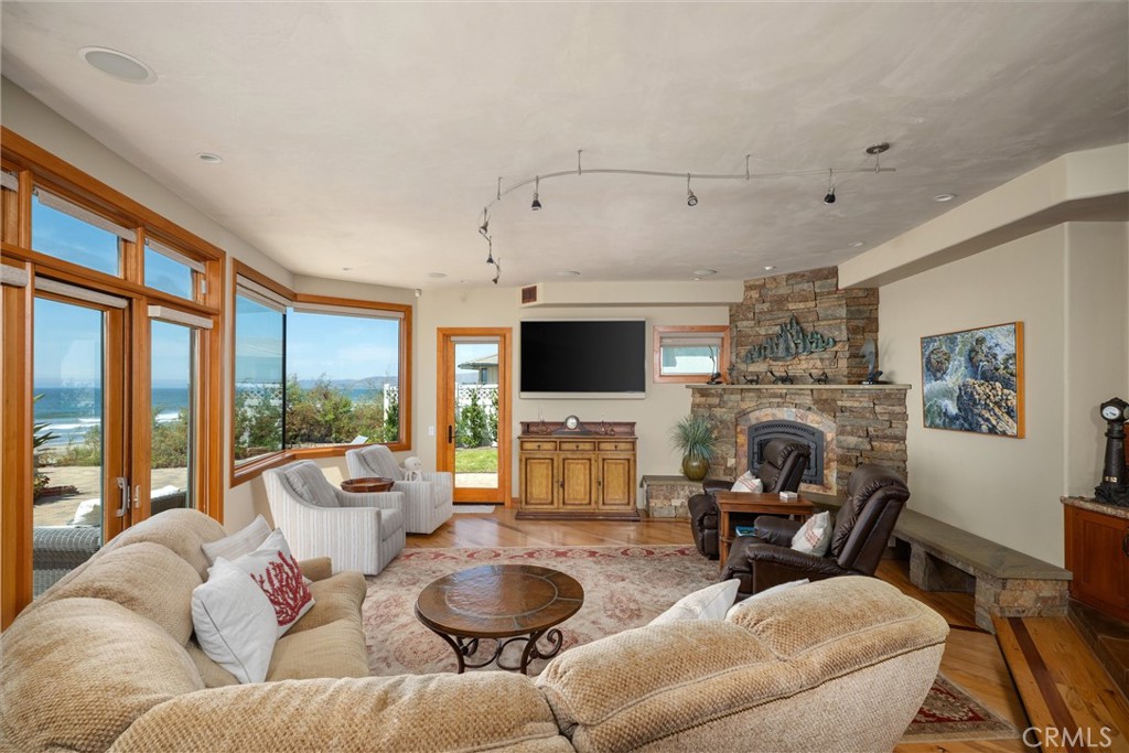 main property photo 12