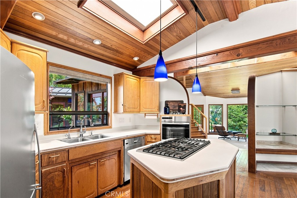 main property photo 16