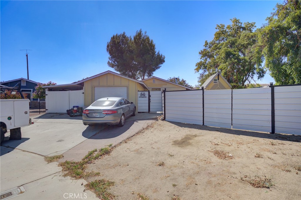 main property photo 6