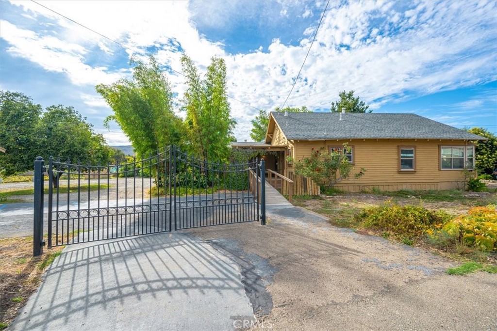 main property photo 8