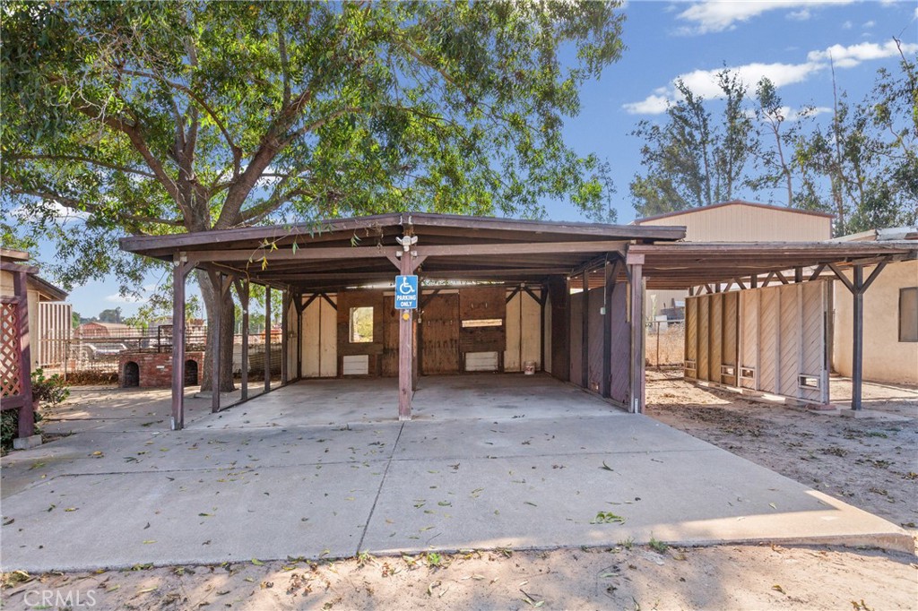 main property photo 28