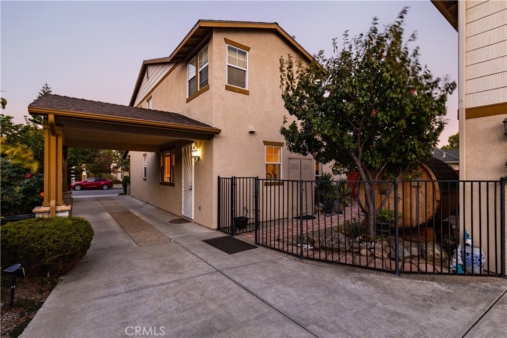 main property photo 33