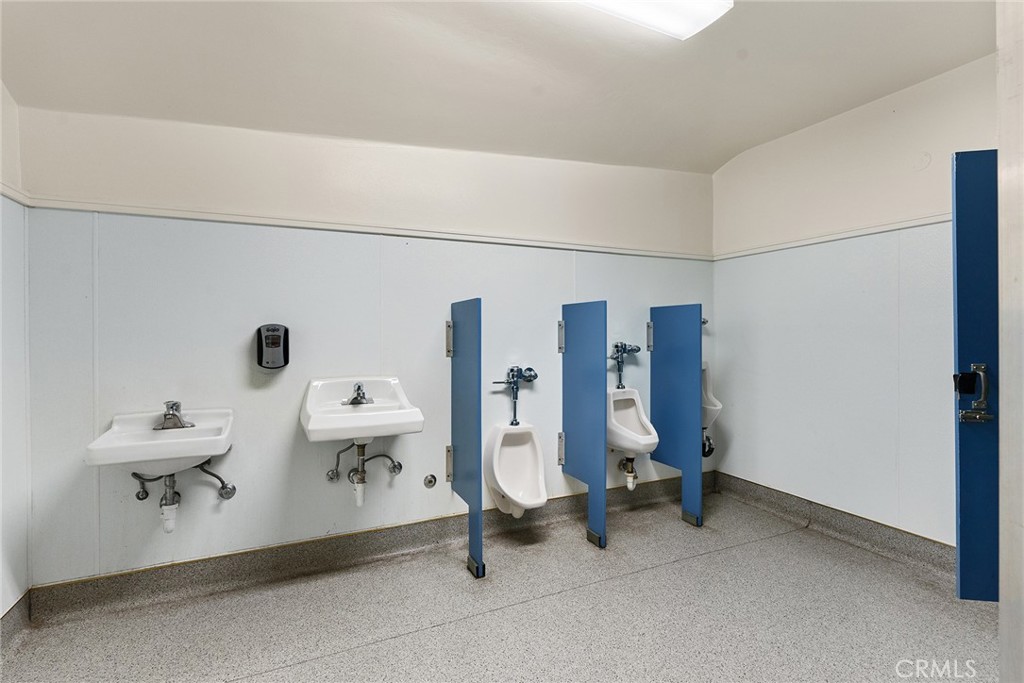 main property photo 29