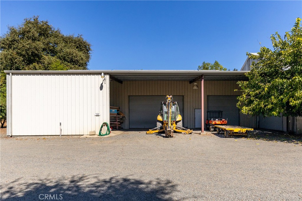 main property photo 10