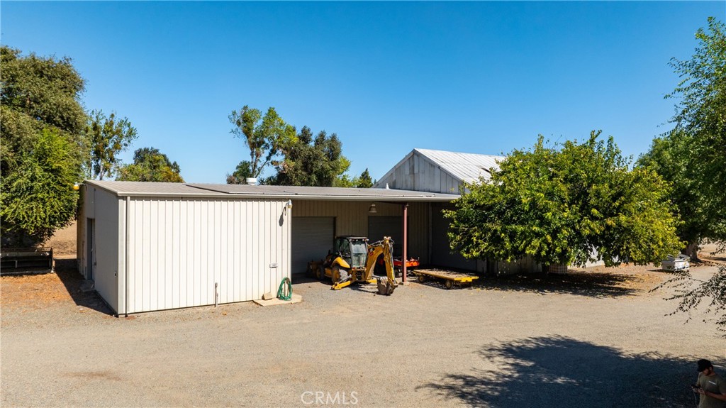 main property photo 8
