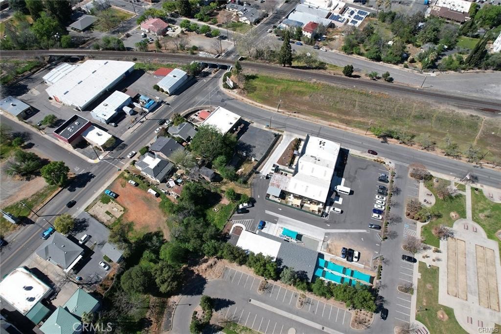 main property photo 9