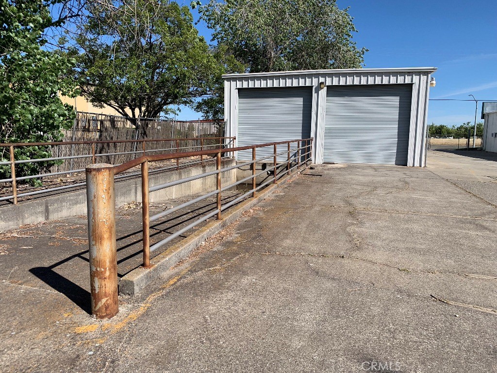 main property photo 11