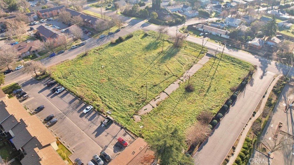 main property photo 6