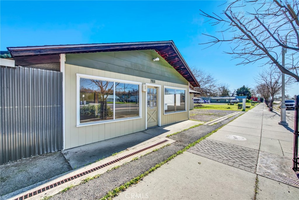 main property photo 6