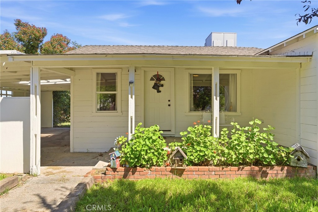 main property photo 28