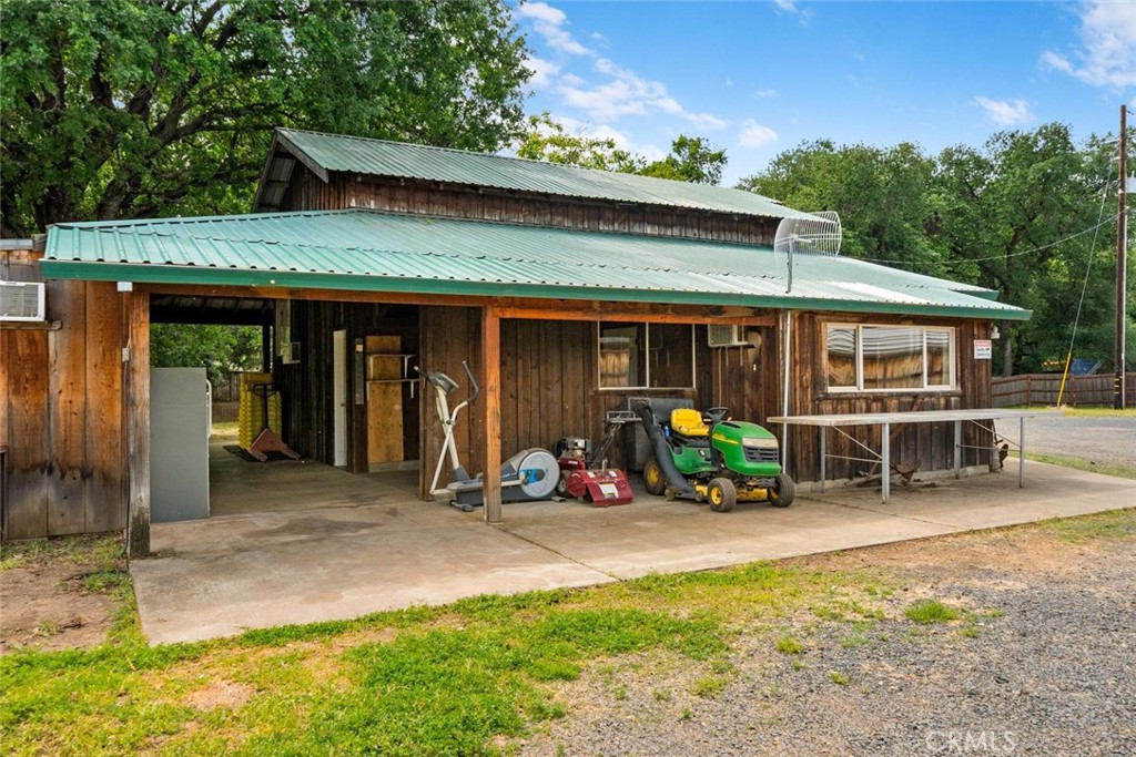 main property photo 12