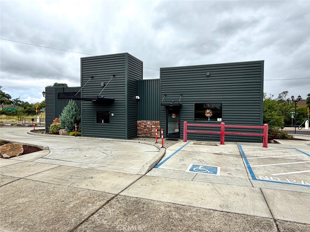 main property photo 5