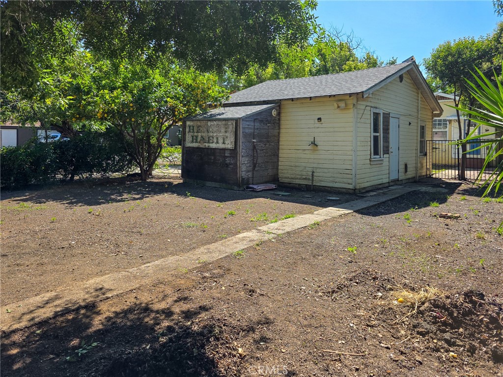 main property photo 28