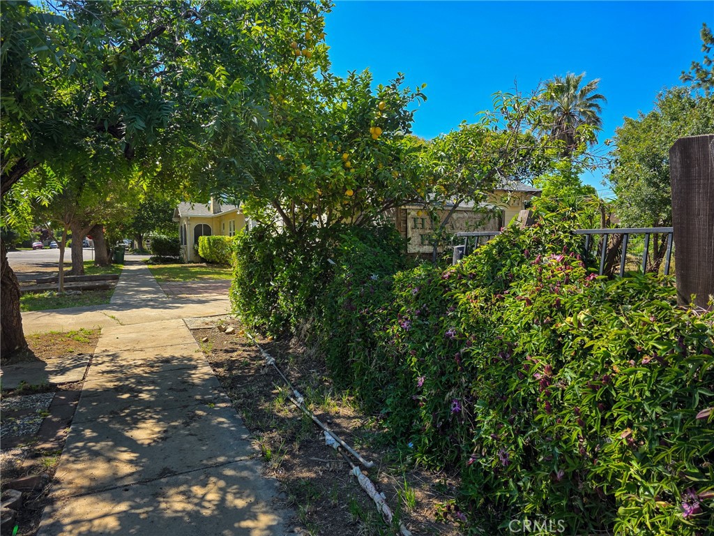main property photo 30
