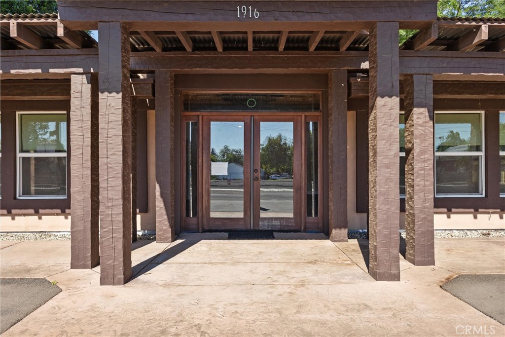 main property photo 11