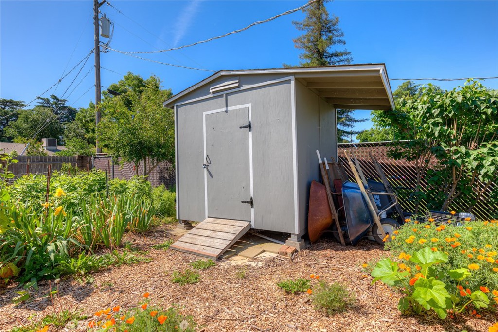 main property photo 29
