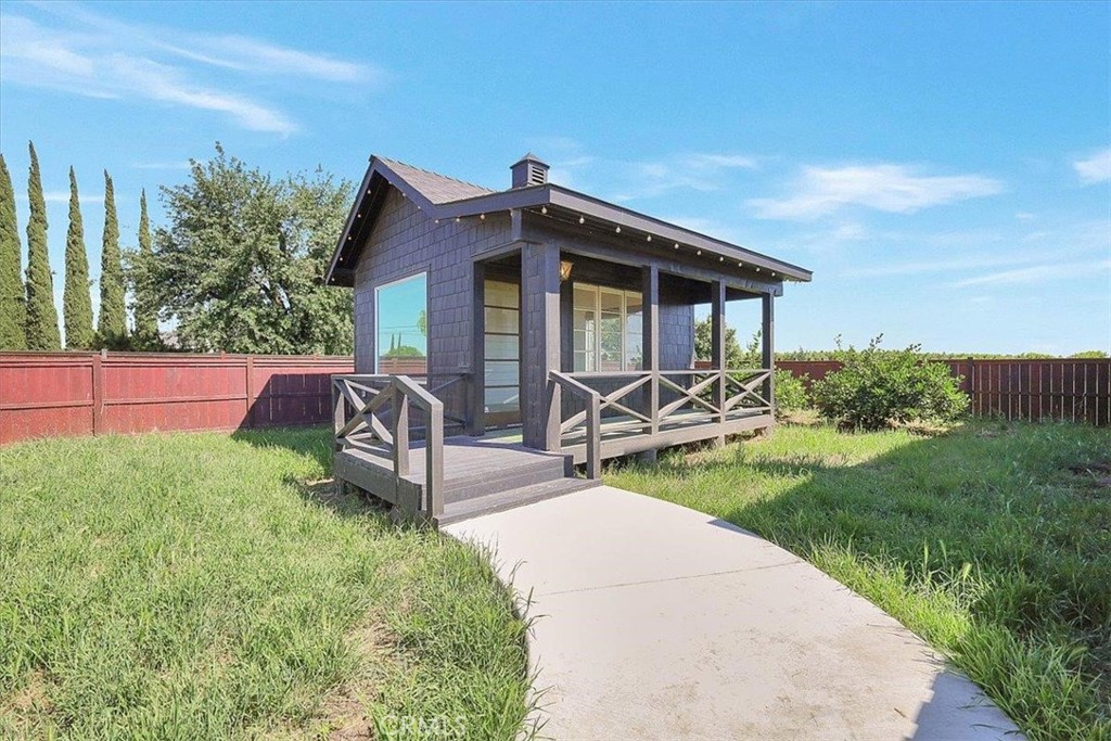 main property photo 28