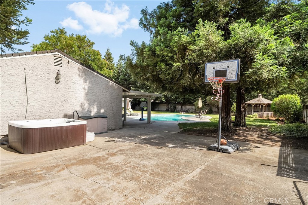 main property photo 39