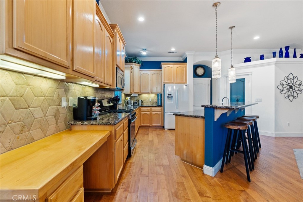 main property photo 15