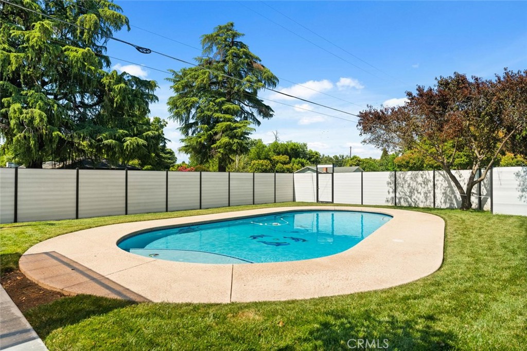 main property photo 50