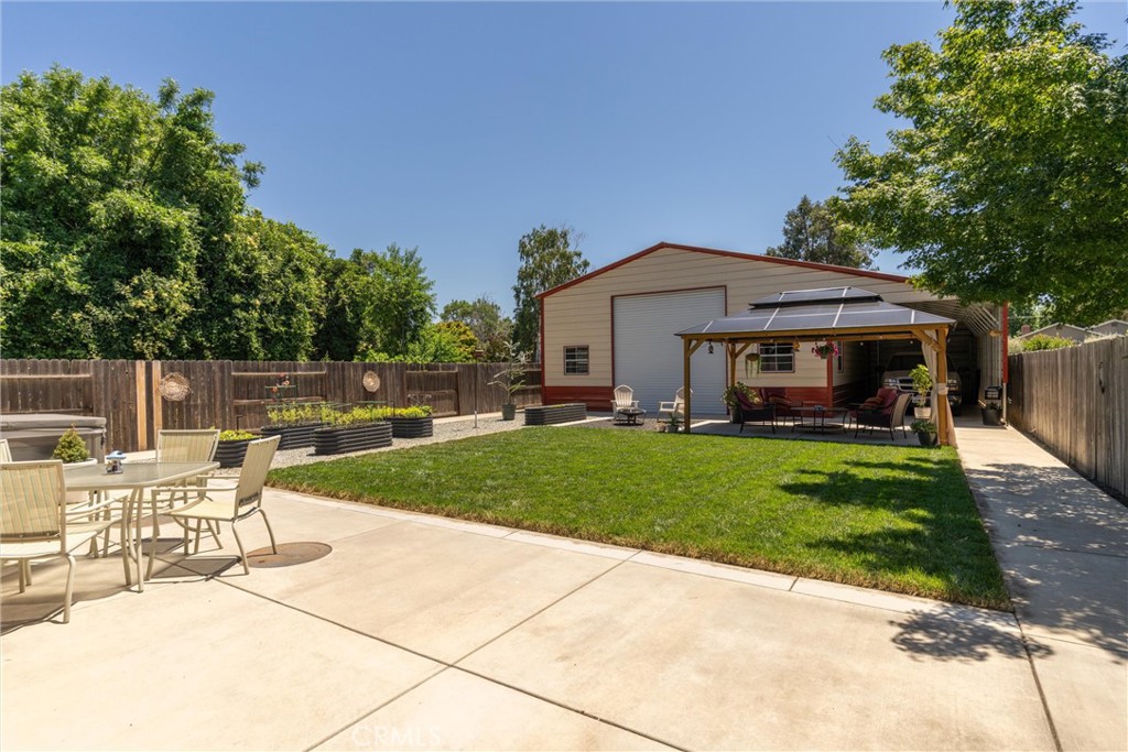 main property photo 18