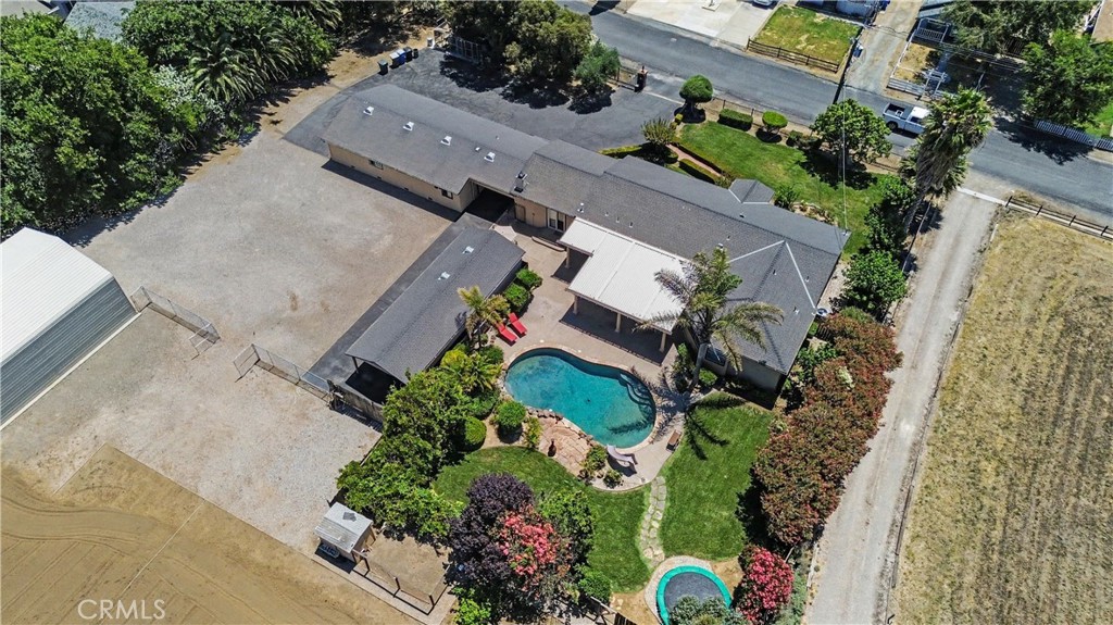 main property photo 50