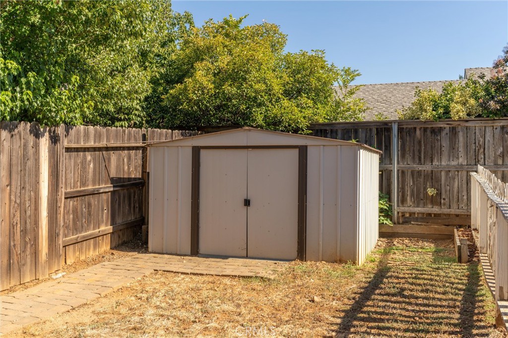 main property photo 16