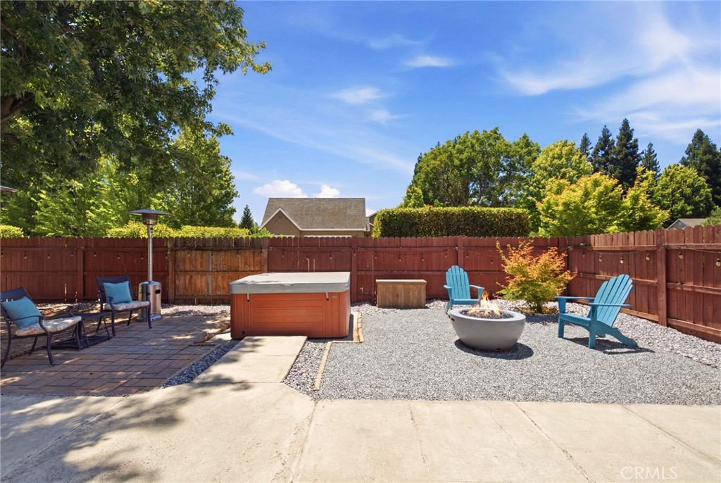 main property photo 28