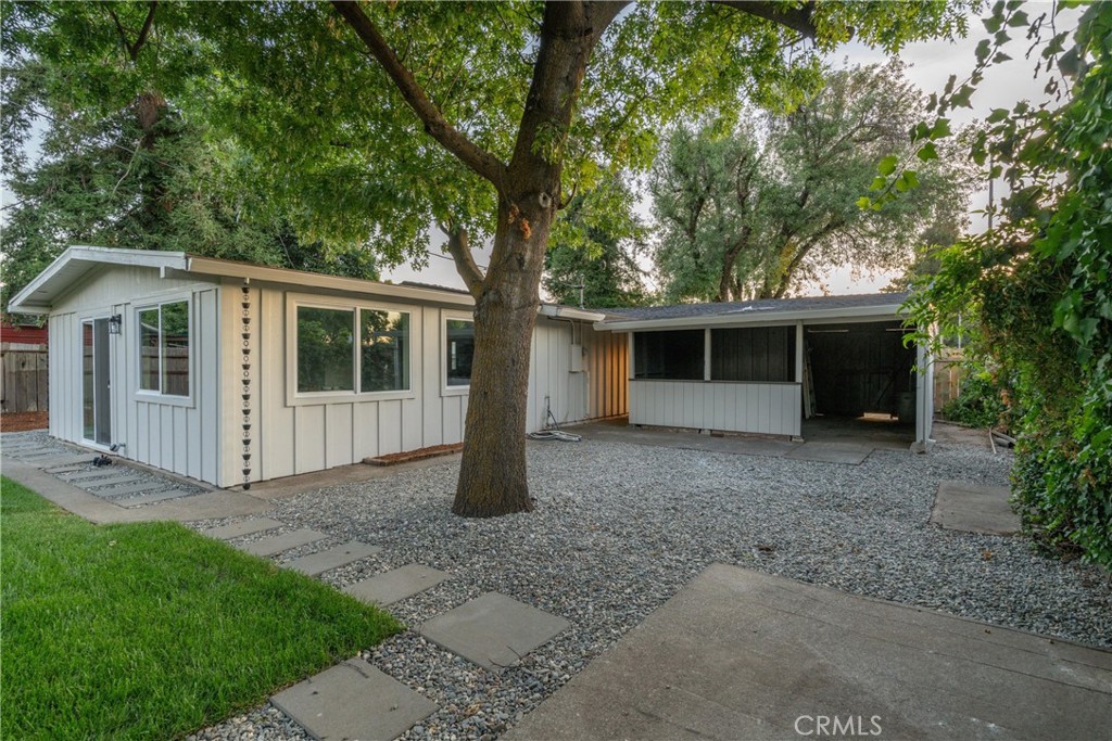 main property photo 41