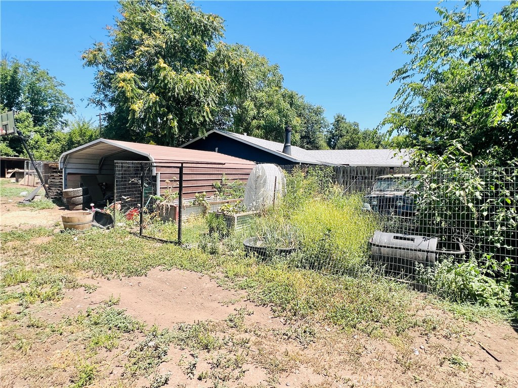 main property photo 32