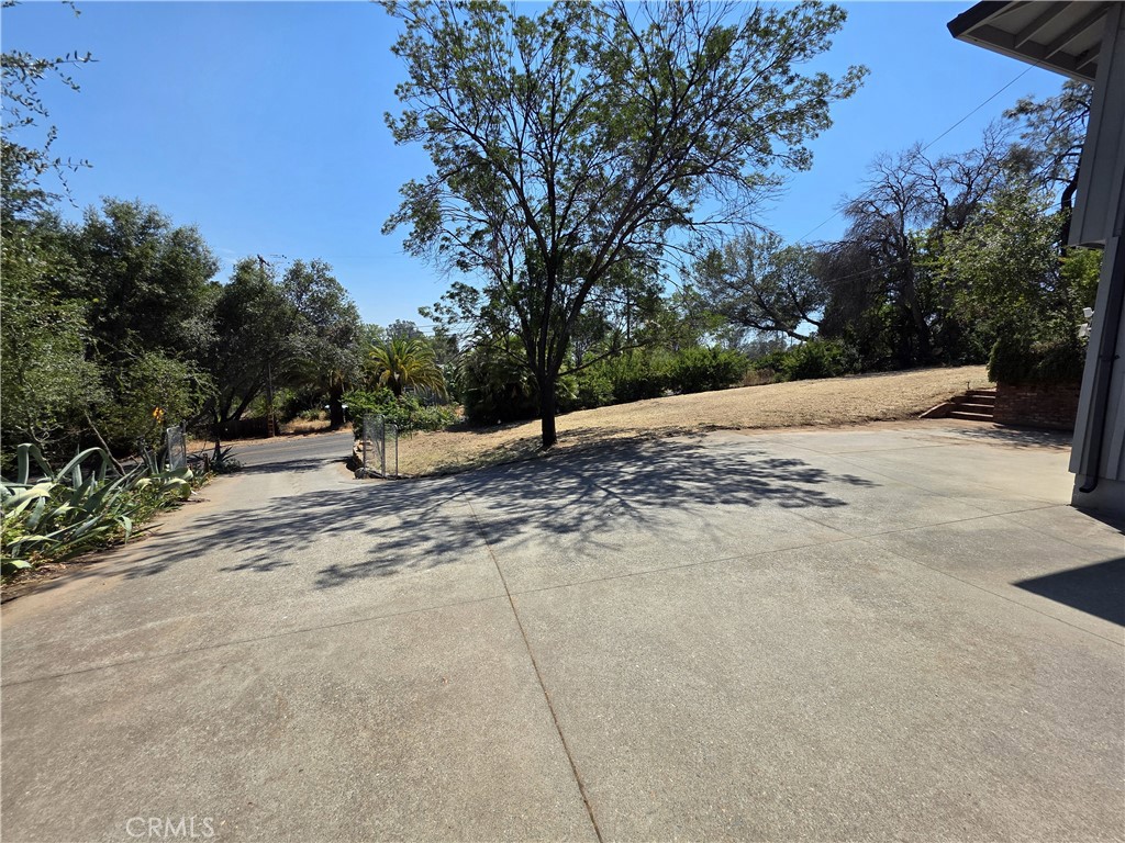 main property photo 31
