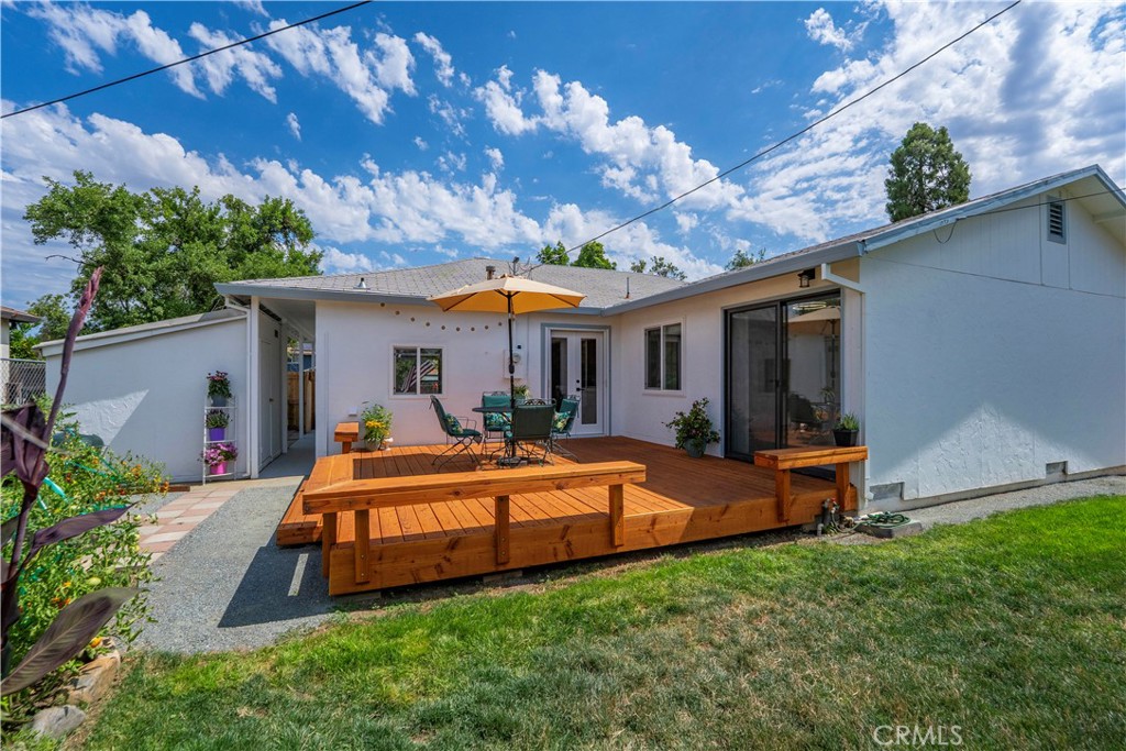 main property photo 40