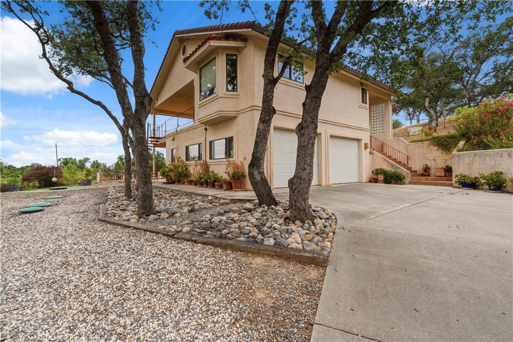 main property photo 18