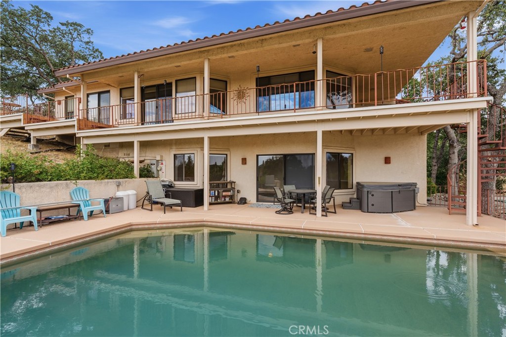 main property photo 23