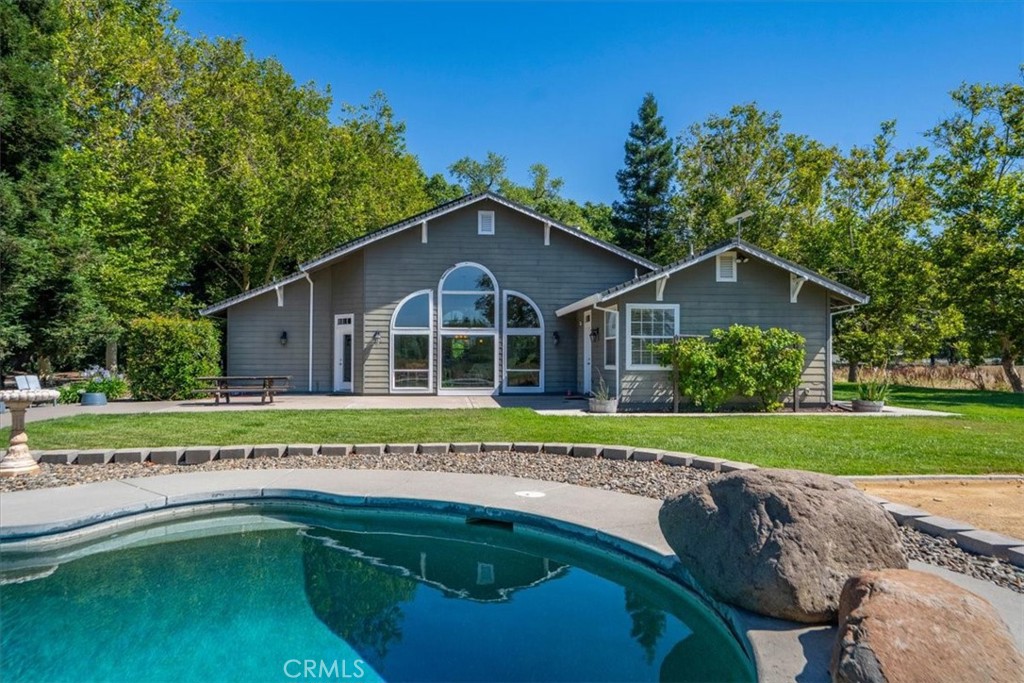 main property photo 14