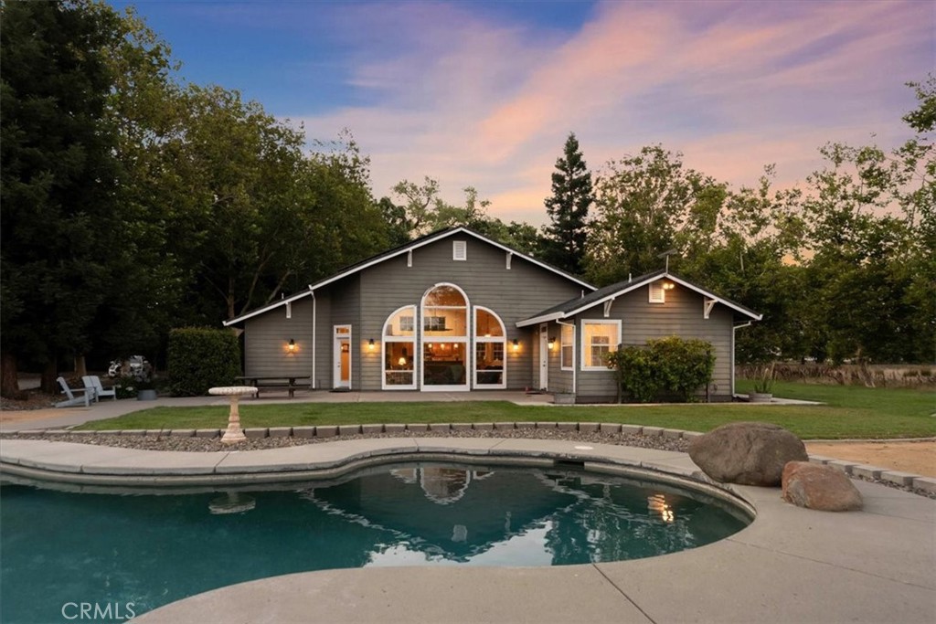 main property photo 9
