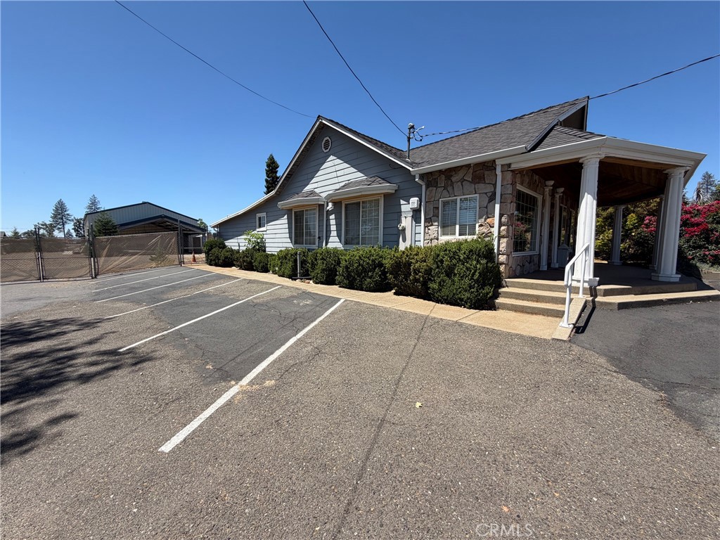 main property photo 10