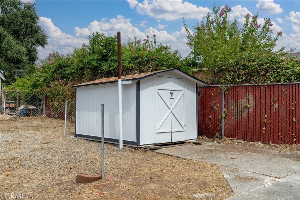 main property photo 40