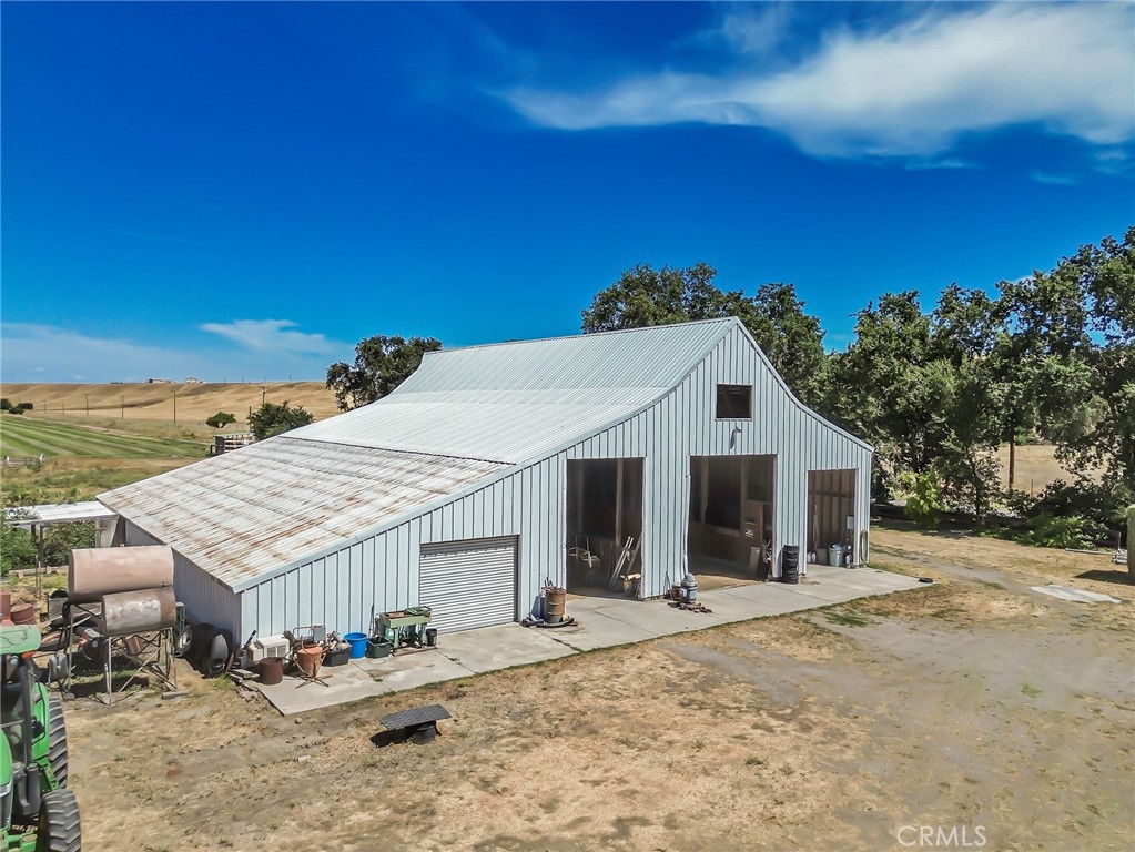 main property photo 14