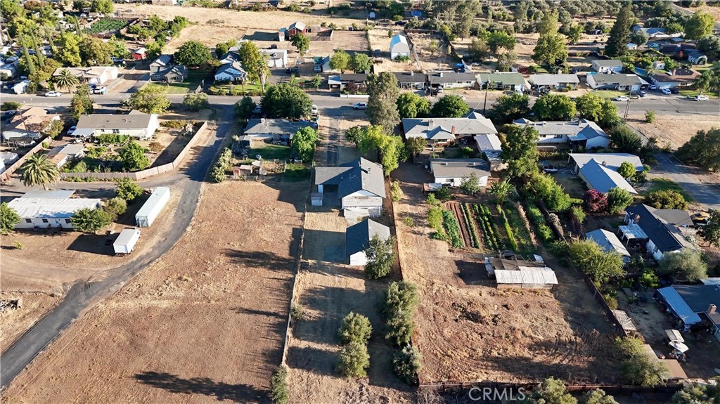 main property photo 32