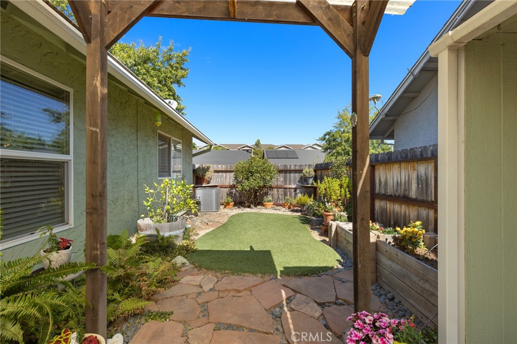 main property photo 17