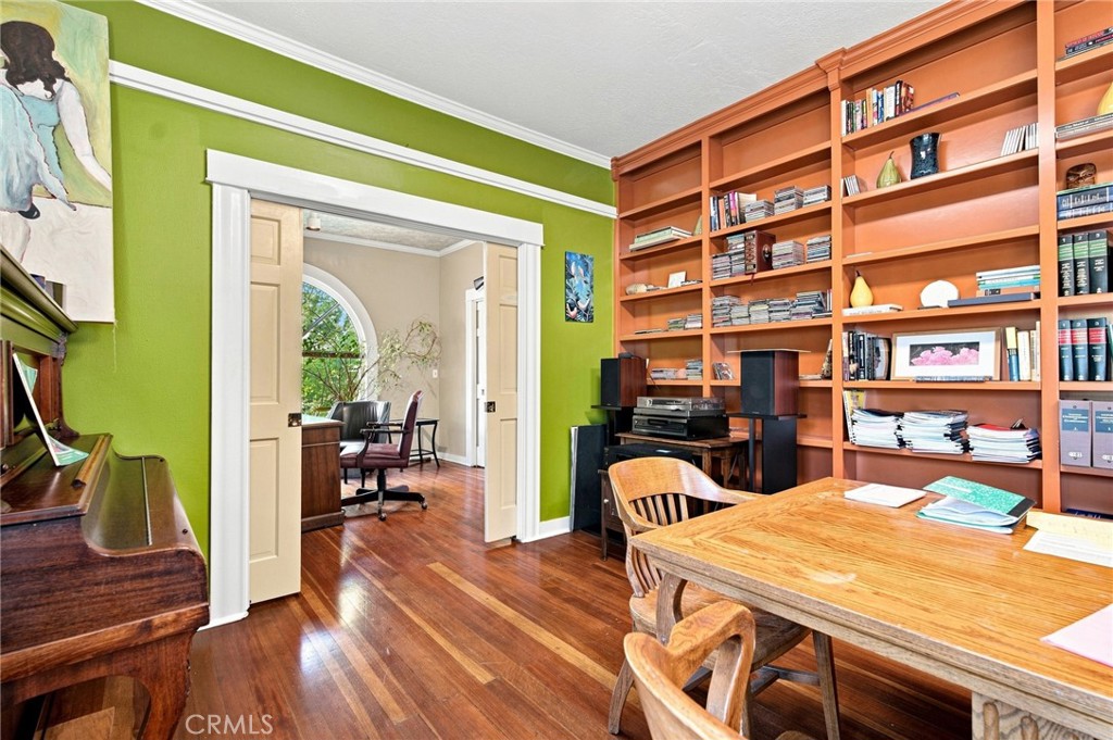 main property photo 11