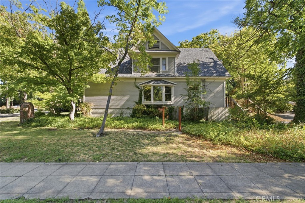 main property photo 13