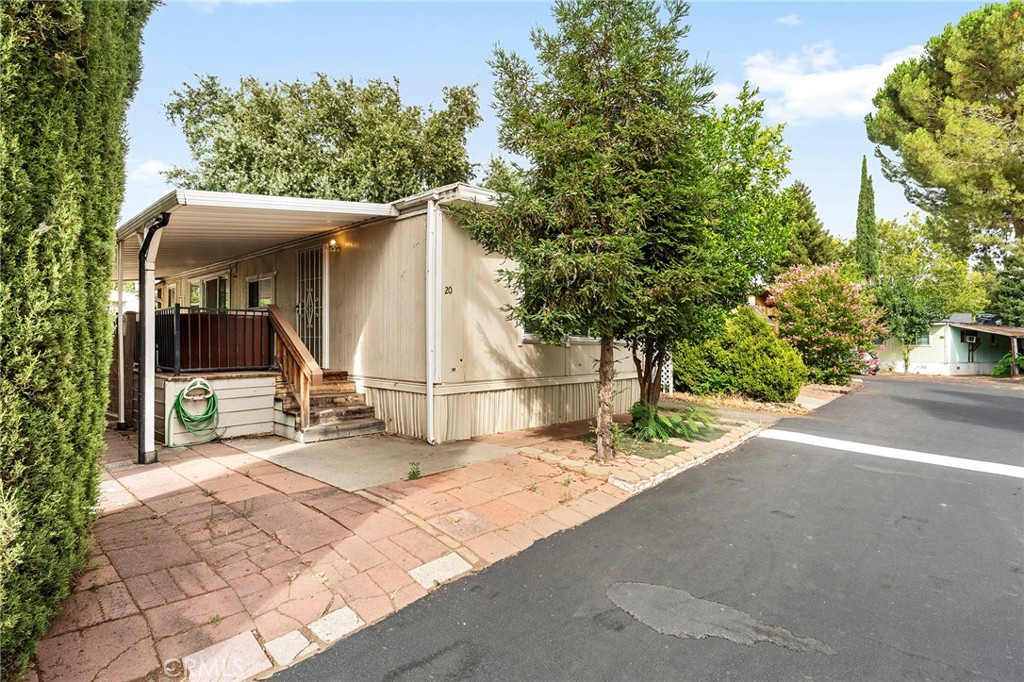 main property photo 11