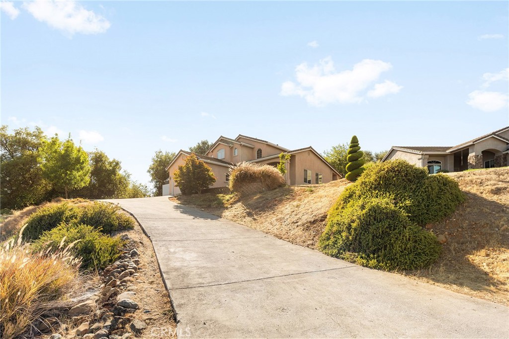 main property photo 12